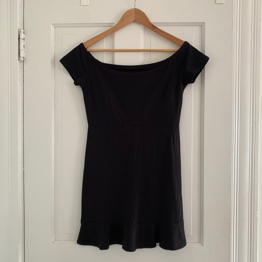 Forever 21 black off the shoulder dress L